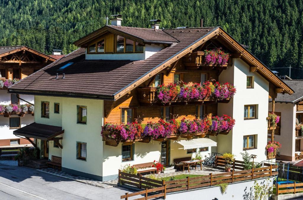 Hotel Pension Bergwelt Neustift im Stubaital Exterior foto